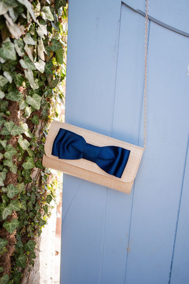 Avery Straw Clutch - Pinch Bow