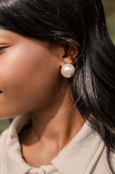 Evie - 14mm Cotton Pearl Stud Earring - 18k Gold Plated - Lisi Lerch