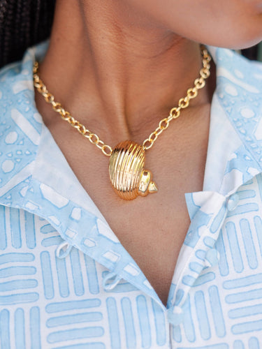 Soleil - Gold Conch Charm Necklace - 18k Gold Plated - Lisi Lerch