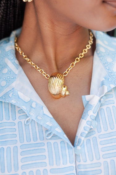 Soleil - Gold Conch Charm Necklace - 18k Gold Plated - Lisi Lerch